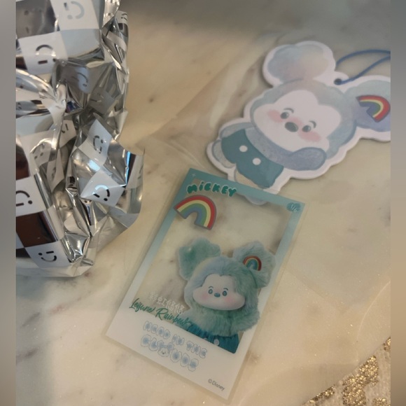 Disney “LEISURE RAINBOW” by Miniso Head in the Clouds Mickey series - Picture 2 of 9